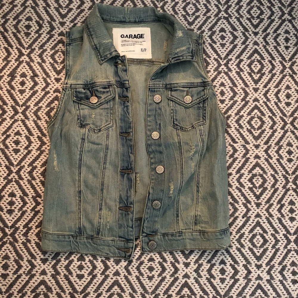 Cut off sleeve denim jacket!